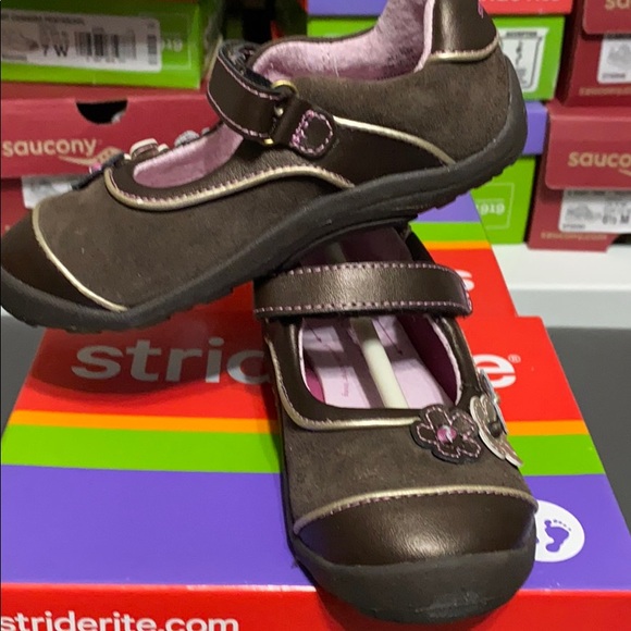 Alyssa - Picture 5 of 7